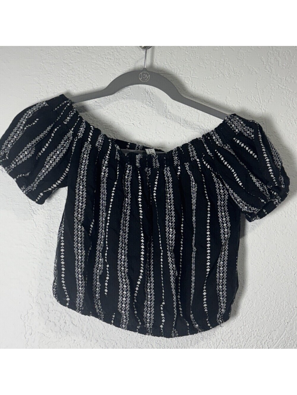 Feathers Black And Cream Print Crop Top Women's Size Small